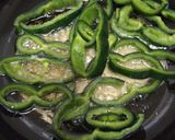 Foto del paso 3 de la receta: Salsa cremosa de chile poblano, jalapeño y habanero