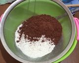 Foto langkah ke 2 dari resep Choco Chiffon Cake.