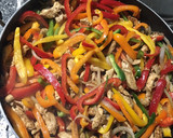 Foto del paso 5 de la receta: Fajitas de pollo con pimiento morrón