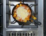 Foto del paso 4 de la receta: Chilaquiles rojos con huevo para mamá