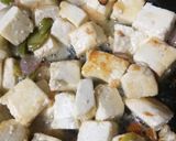 A picture of step 1 of Paneer Capsicum.