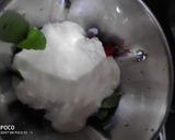 A picture of step 4 of Beetroot cooler smoothie.