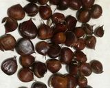 Foto del passaggio 2 della ricetta Castagne al forno