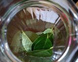 Foto langkah ke 1 dari resep Wedang Daun Jeruk Lemon.