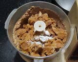 स्वादिष्ट तिळगुळ वडी (Tilgul Vadi Recipe In Marathi) रेसिपी स्टेप 4 फोटो 
