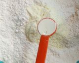 A picture of step 2 of Coconut gireba.