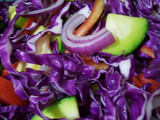 Salteado veraniego de fideos fácil