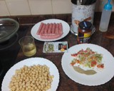 Foto del paso 1 de la receta: Garbanzos con longaniza fresca y huevos fritos