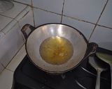 Foto langkah ke 6 dari resep Ayam Goreng Kremes.