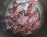 A picture of step 1 of Mutton spinach fenugreek potato.