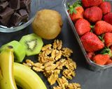 Une image de l'étape 1 de Fondue tutti frutti au chocolat et noix.