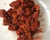Foto langkah ke 2 dari resep Cajun Butter Steak Bites.