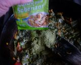 Foto del paso 4 de la receta: Revuelto de pencas y acelga