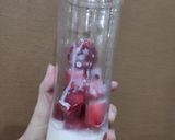 รูปขั้นตอนการทำที่ 1 ของ Smoothie strawberry