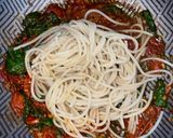 Foto del paso 2 de la receta: Fideos con tomate cherry y espinaca