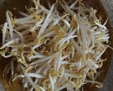 รูปขั้นตอนการทำที่ 4 ของ ก๋วยเตี๊ยวหมูสับภูเขาไฟ
