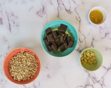 Foto del paso 1 de la receta: Turrón de chocolate negro con mijo hinchado y almendras