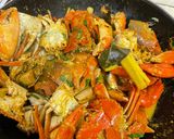 Foto langkah ke 6 dari resep Kepiting kare pedas.