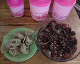Foto langkah ke 1 dari resep Oseng bakso jamur kuping.