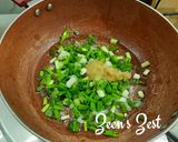 A picture of step 2 of Hari Pyaaz Aloo Methi.