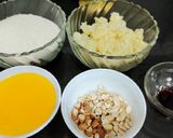 A picture of step 1 of Potato halwa.