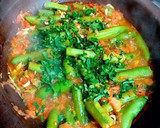 Foto del paso 4 de la receta: Tajine de habas tiernas con jureles blancos