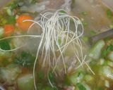 Foto langkah ke 6 dari resep Sop Misoa Oyong.