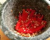 รูปขั้นตอนการทำที่ 1 ของ ต้มไก่ใส่ใบกะเพรา