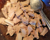 Foto del paso 6 de la receta: Costillas de Puerco en Adobo con Nopales