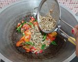 Foto langkah ke 3 dari resep Tumis Bunga Harendong.