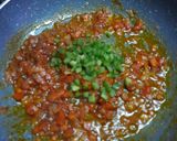A picture of step 4 of Tri colour Idli Takatak.