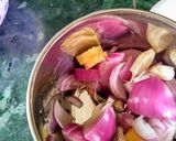 A picture of step 2 of Traditional Mixed Veggies Curry.