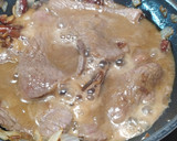 Foto del paso 4 de la receta: Filetes de ternera en salsa de dátiles