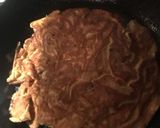 Foto del paso 2 de la receta: Tortilla rellena con lo que tenía en la heladera