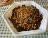 A picture of step 16 of Chinese Noodles with Porcini Mushrooms and Carrot.