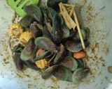 Foto langkah ke 4 dari resep Kerang Hijau Saus Tiram.