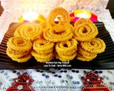A picture of step 5 of Instant Crispy Chakli.