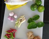 A picture of step 1 of Tom Yum with Fresh Mackerel.