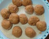 Foto del passaggio 2 della ricetta Polpette di lenticchie e manzo al sugo