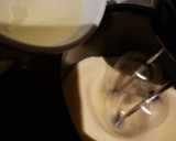 Foto del paso 1 de la receta: Budín de pera con chocolate low carb