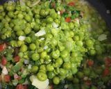 A picture of step 3 of Green Pav Bhaji.