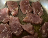 Foto del paso 3 de la receta: Solomillo de cerdo en olla exprés y compota de perelló