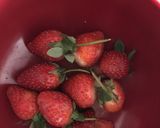 Foto langkah ke 1 dari resep Strawberry Muffin.