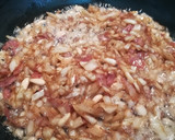 Foto del paso 12 de la receta: Salchicha blanca de Baviera con repollo, bacon y piñones