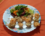 Foto del paso 7 de la receta: Brochetas de langostinos y champiñones