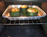 Foto del paso 8 de la receta: Bomba de calabacín relleno de verduras y pollo