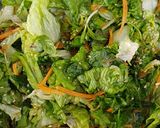 Hình bước làm 3 của món Salad rau xà lách và các loại rau thơm