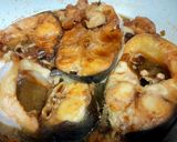 Hình bước làm 2 của món Cá bông lau kho thịt ba rọi