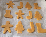 Foto del paso 3 de la receta: Galletas de mantequilla navideñas 🎅🏻