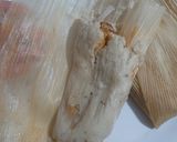 Foto del paso 5 de la receta: Tamales rojos de maseca